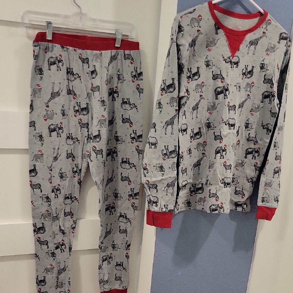 Wondershop Gray and Red Pajama Set with Playful Dog Pattern